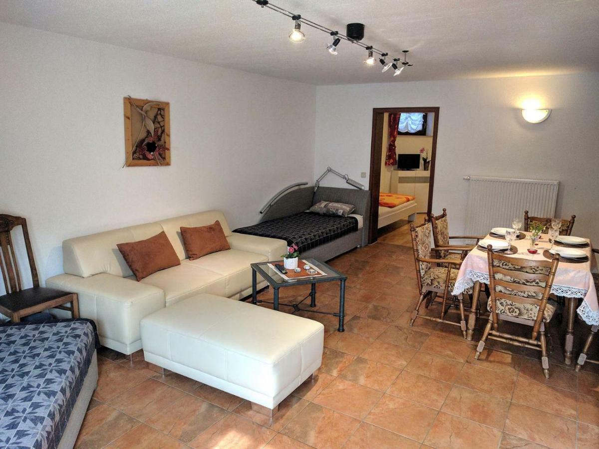 Ferienwohnung Mit Terrasse グリンマ エクステリア 写真