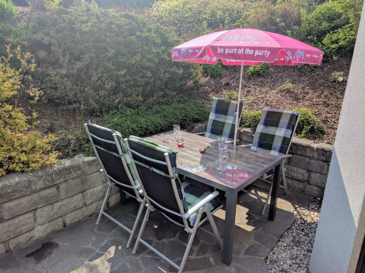 Ferienwohnung Mit Terrasse グリンマ エクステリア 写真
